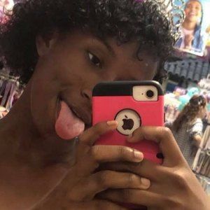 Meet your Posher, Tabitha